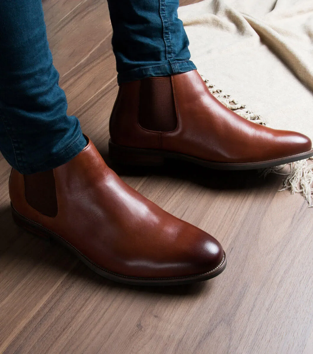 Florsheim Ceduna Plain Toe Chelsea Boot - Cognac