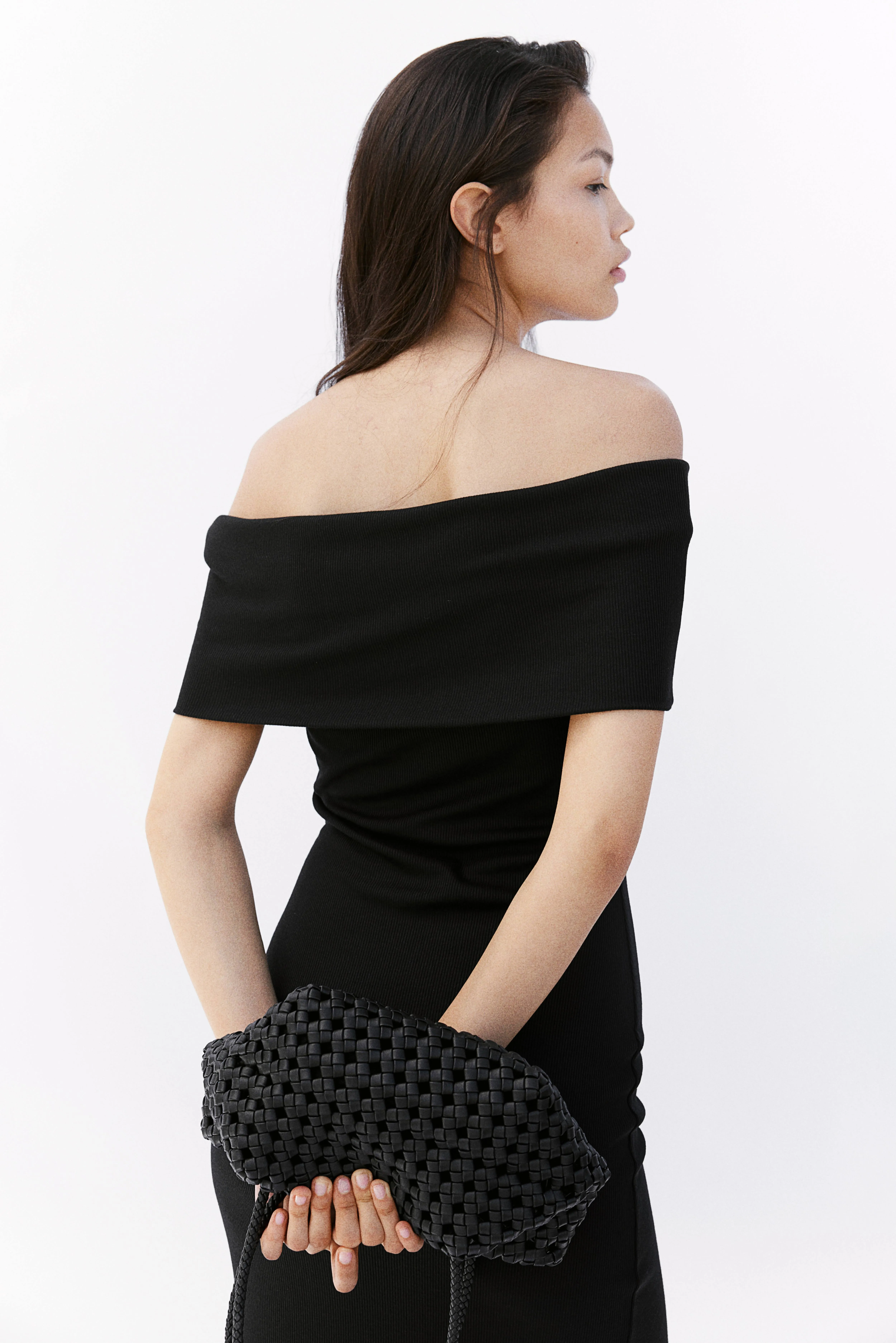 Off-the-shoulder dress - Short sleeve - Midi - Black - Ladies | H&M GB