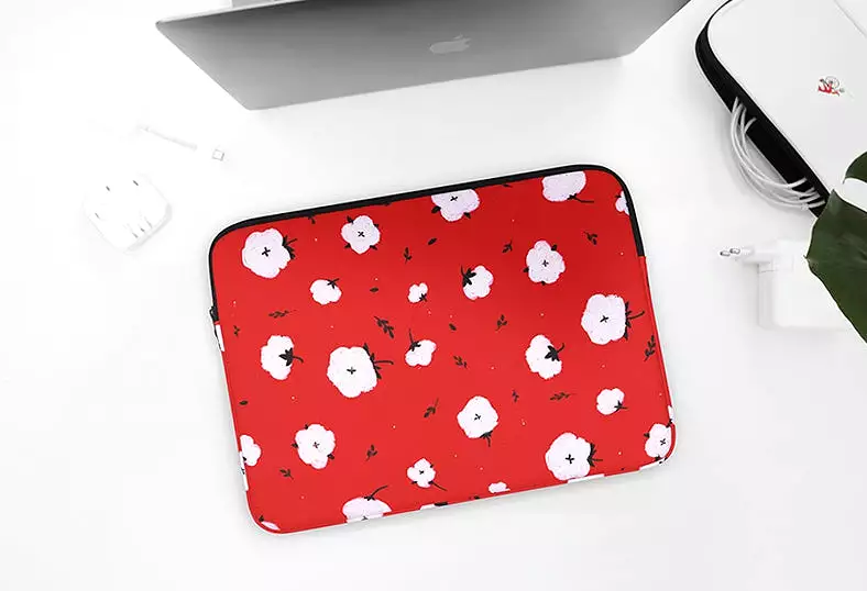 Red Cotton Floral Graphic Laptop Sleeves 11 13 15 inch Cases Protective Skins Covers Handbags Square Pouches Designer Artist Pri