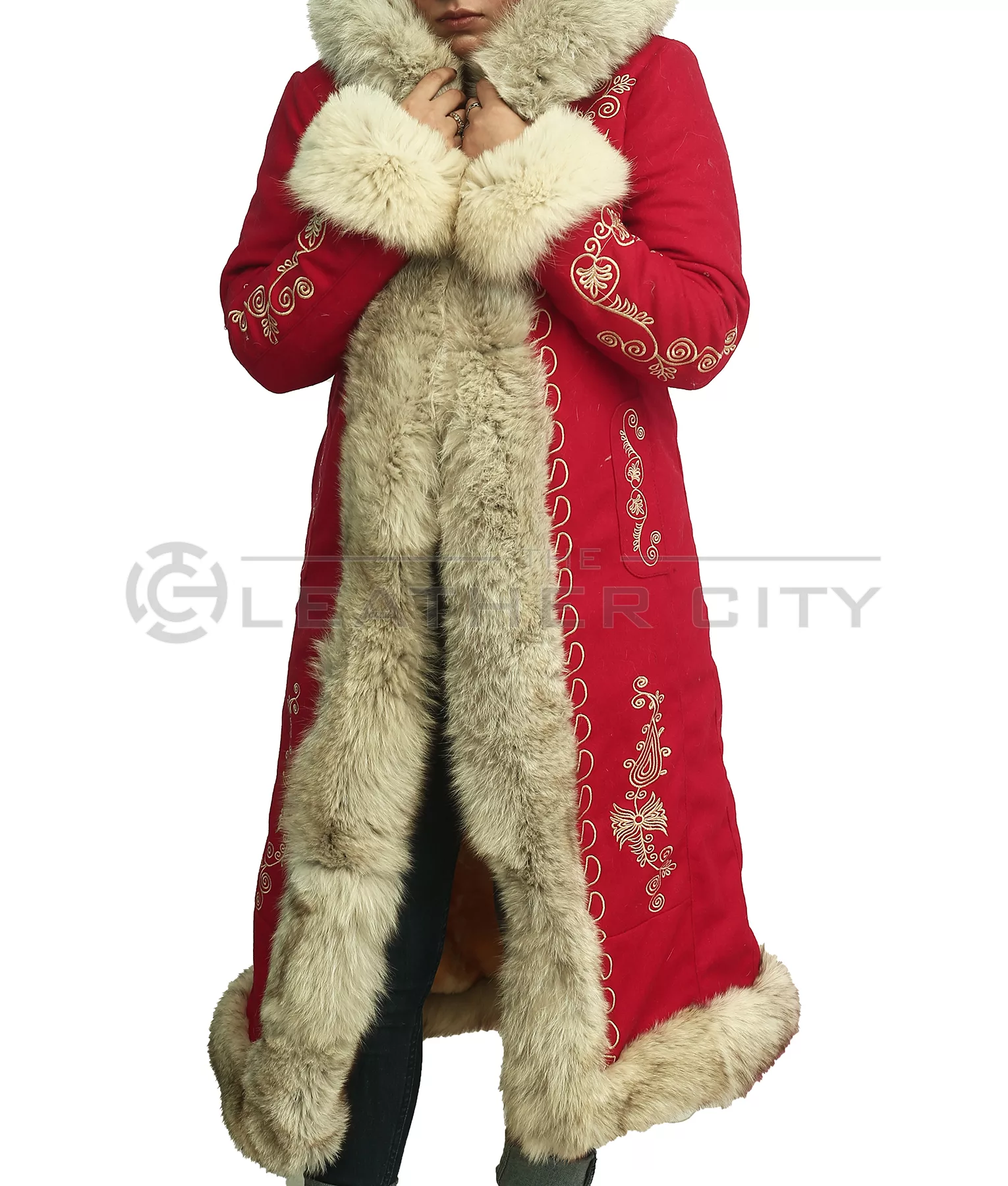 The Christmas Chronicles: Mrs. Clause Coat | TLC